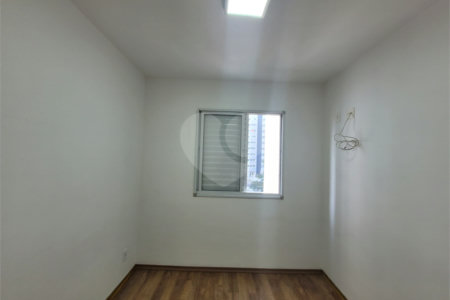 Apartamento à venda com 2 quartos em Vila Anastácio, São Paulo, SP