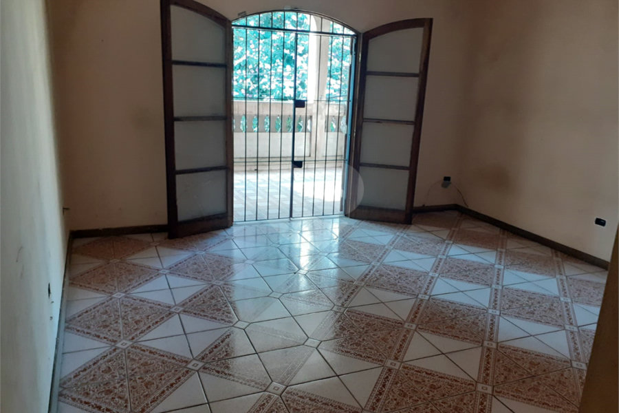 Sobrado à venda com 5 quartos, sendo 1 suíte, em Vila Amália (zona Norte), São Paulo, SP