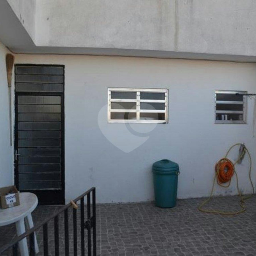 Sobrado à venda com 2 quartos em Vila Nivi, São Paulo, SP