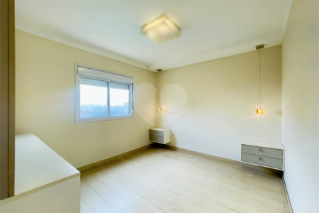 Apartamento à venda com 3 quartos, sendo 4 suítes,  no Centro, São Bernardo do Campo, SP