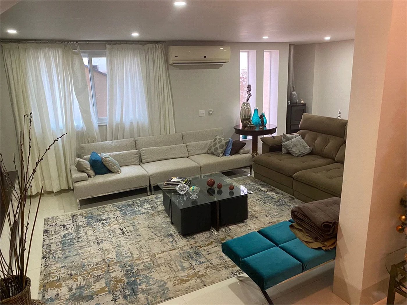 Casa à venda com 4 suítes no condomínio Granja Morumbi, São Paulo - SP