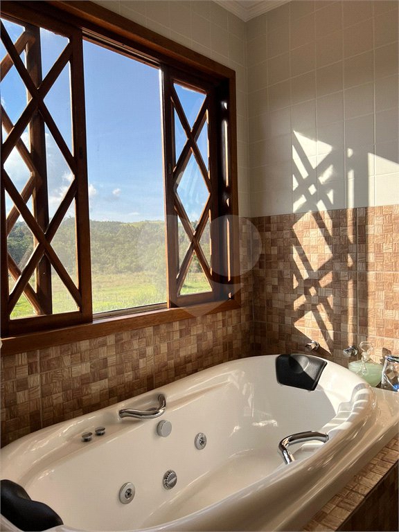 Chácara para alugar com 4 quartos, sendo 2 suítes,  no Centro (canguera), São Roque, SP