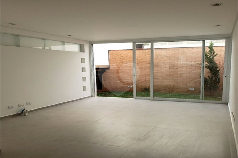 Casa à venda com 3 suítes em Santana, São Paulo, SP