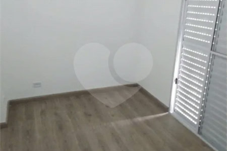 Sobrado à venda com 3 quartos em Jardim Estela Mari, Cotia, SP