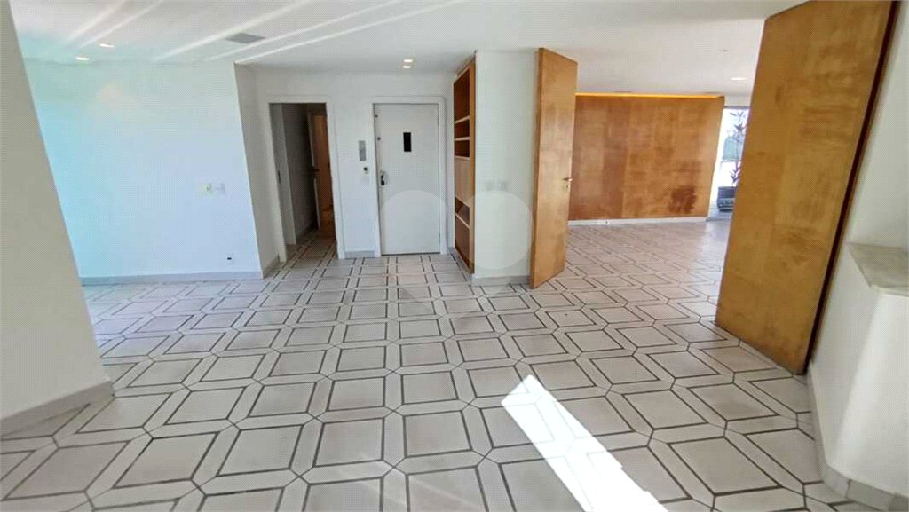 Duplex para alugar com 3 suítes em Real Parque, São Paulo, SP
