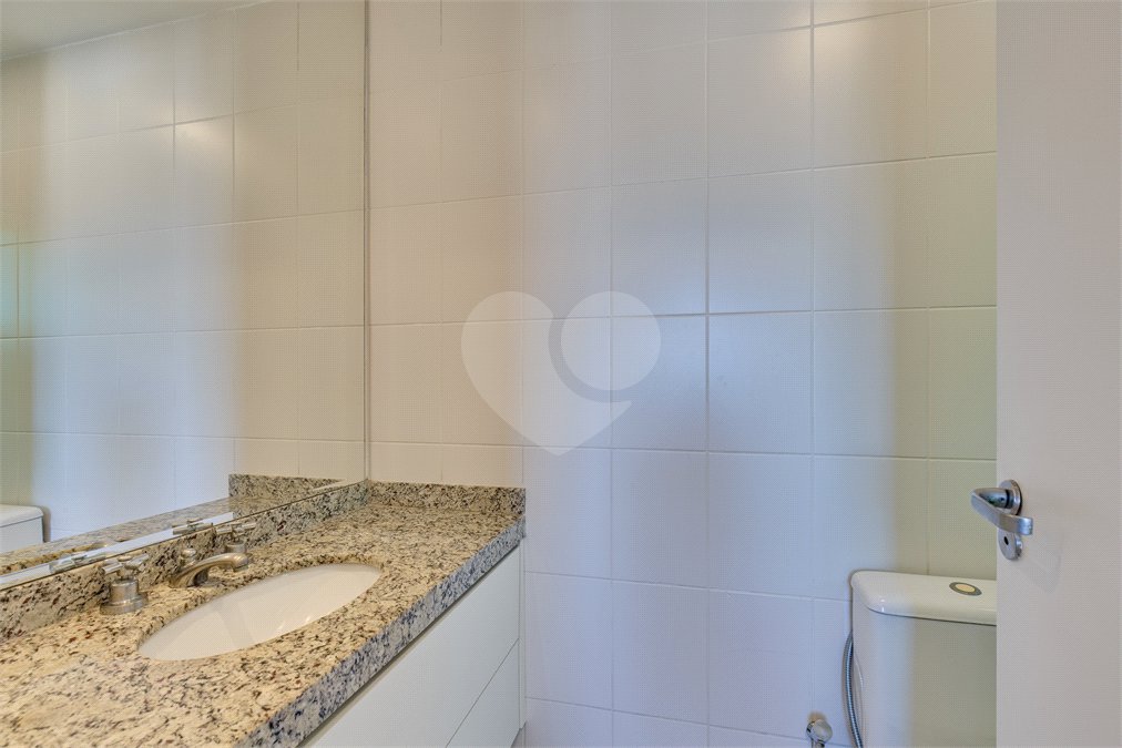 Apartamento à venda com 3 quartos, sendo 1 suíte, em Santo Amaro, São Paulo, SP