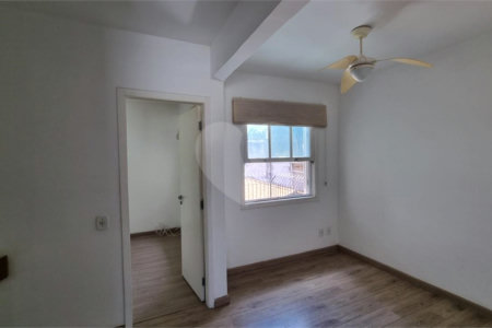 Casa à venda com 3 quartos, sendo 1 suíte,  no condomínio Residencial Villagio, São Paulo - SP