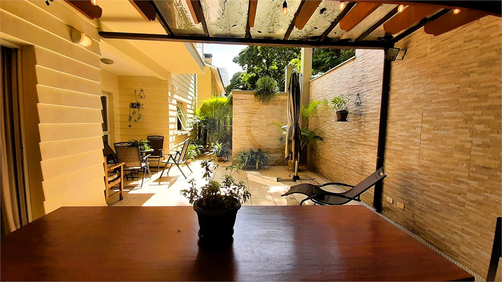 Casa à venda com 4 suítes no condomínio Vila das Acacias, São Paulo - SP