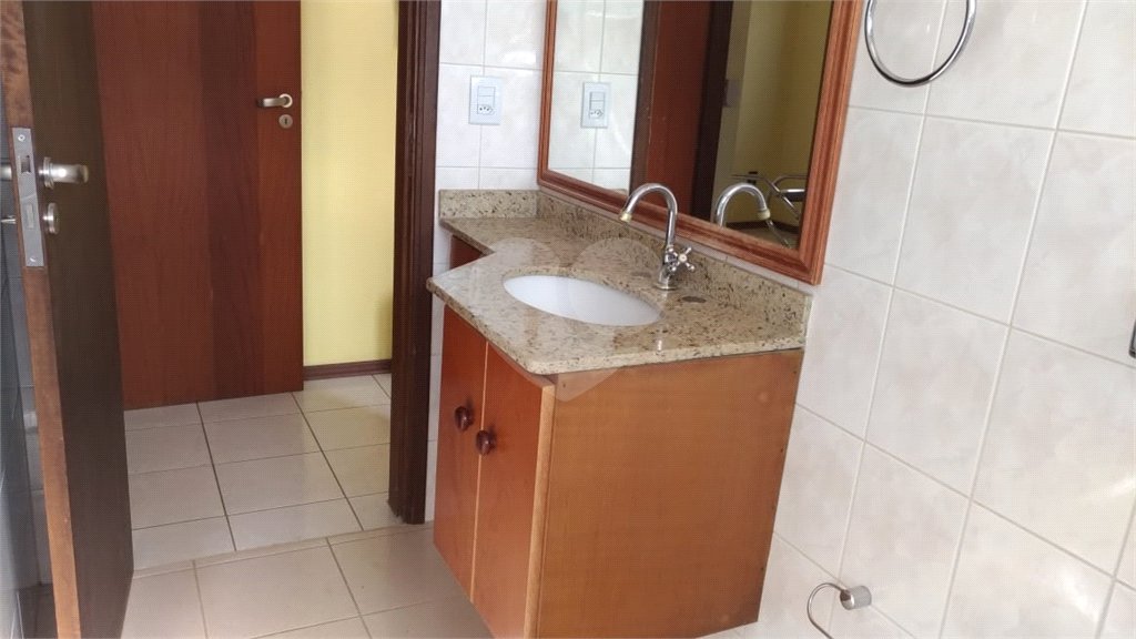 Casa à venda ou para alugar com 2 quartos, sendo 1 suíte, em Jardim do Lago, Atibaia, SP