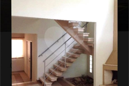 Casa à venda com 4 quartos, sendo 2 suítes, no condomínio Bosque de Grevilea, Vinhedo - SP