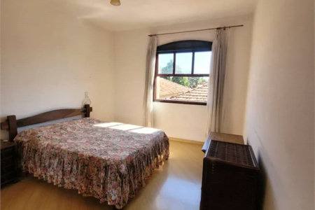 Sobrado à venda com 3 quartos, sendo 1 suíte,  em Jardim da Glória, Cotia, SP