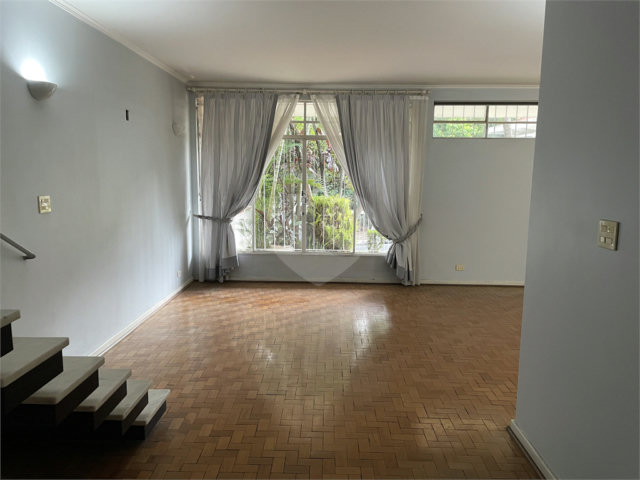 Sobrado à venda com 3 quartos, sendo 1 suíte,  em Santana, São Paulo, SP
