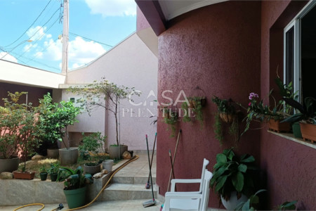 Casa à venda com 3 quartos, sendo 1 suíte,  em Jardim Americano, Sorocaba, SP