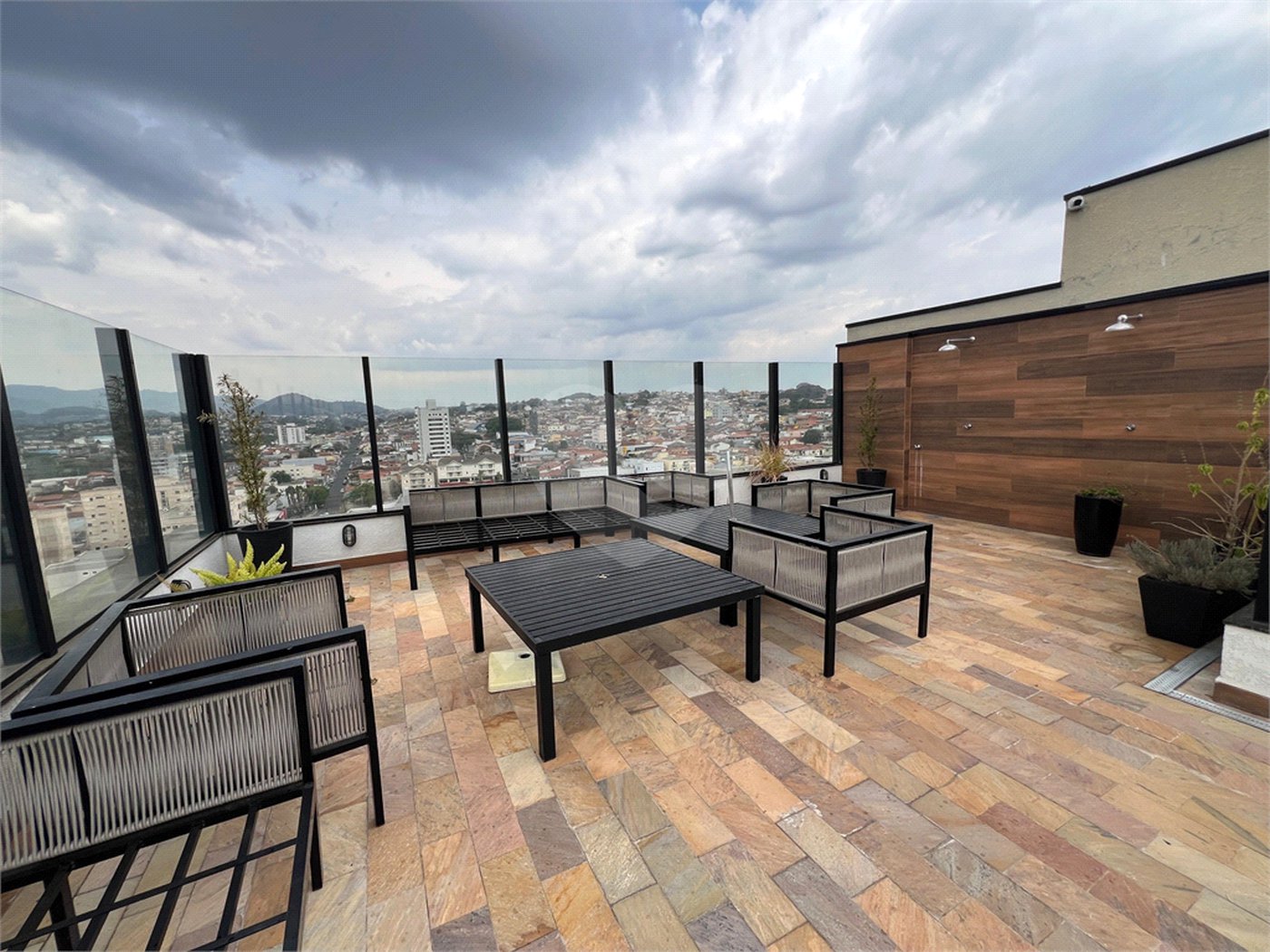 Apartamento à venda com 2 suítes em Atibaia Jardim, Atibaia, SP