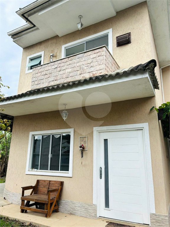 Casa à venda com 4 quartos, sendo 3 suítes, no condomínio Morada da Serra Residencial, Rio de Janeiro - RJ