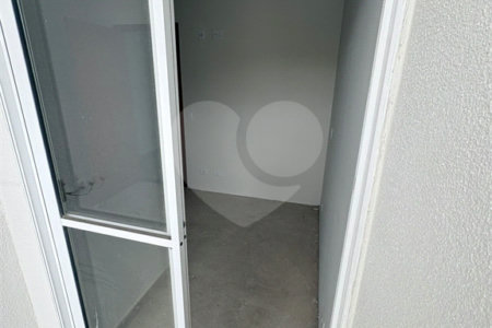 Casa à venda com 3 quartos, sendo 1 suíte, no condomínio Felipe Camarao, Poá - SP