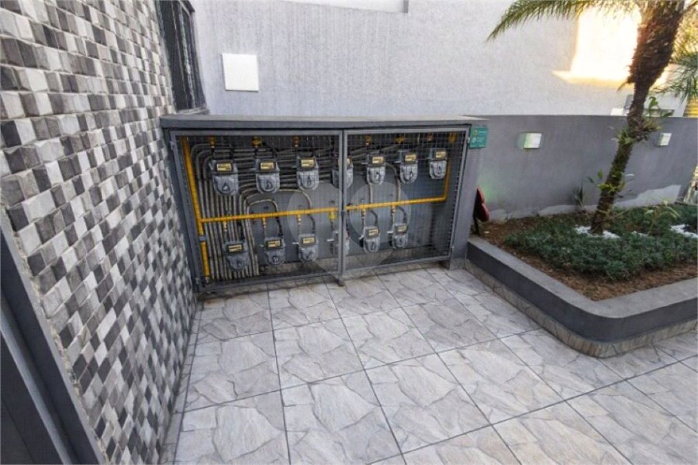 Prédio com Renda no Jabaquara - 773 m2 sendo 13 Studios, Salão Comercial e 22 vagas de garagem!