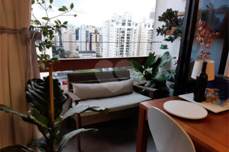 Apartamento Duplex de 70m² a Venda em Moema - 01 dormitório e 01 vaga.