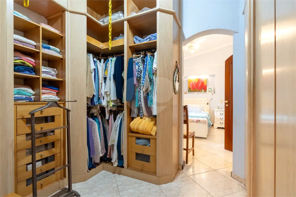 Casa a venda no Planalto Paulista, 2 suítes, 4 vagas, 230 m², quintal e localização privilegiada