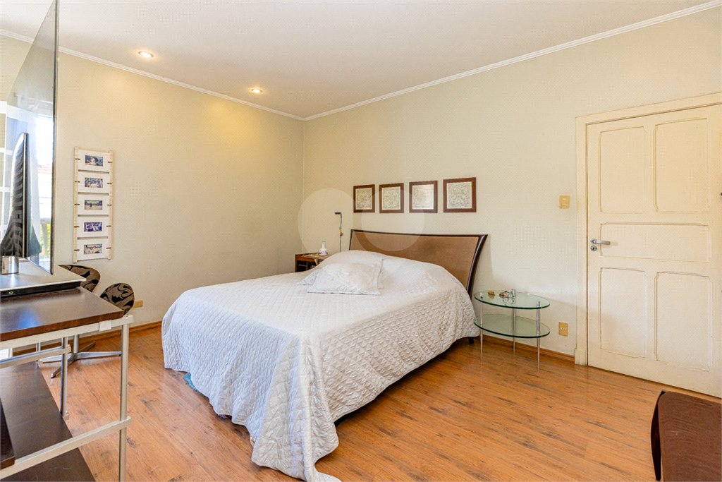 Sobrado à venda com 4 quartos, sendo 3 suítes, em Vila Cruzeiro, São Paulo, SP