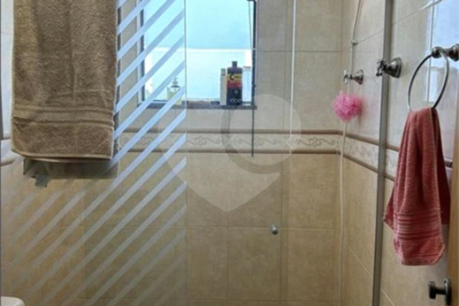 Sobrado à venda com 4 quartos, sendo 1 suíte, em Vila Floresta, Santo André, SP
