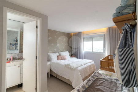 Apartamento à venda com 2 quartos, sendo 1 suíte,  em Vila Sônia, São Paulo, SP