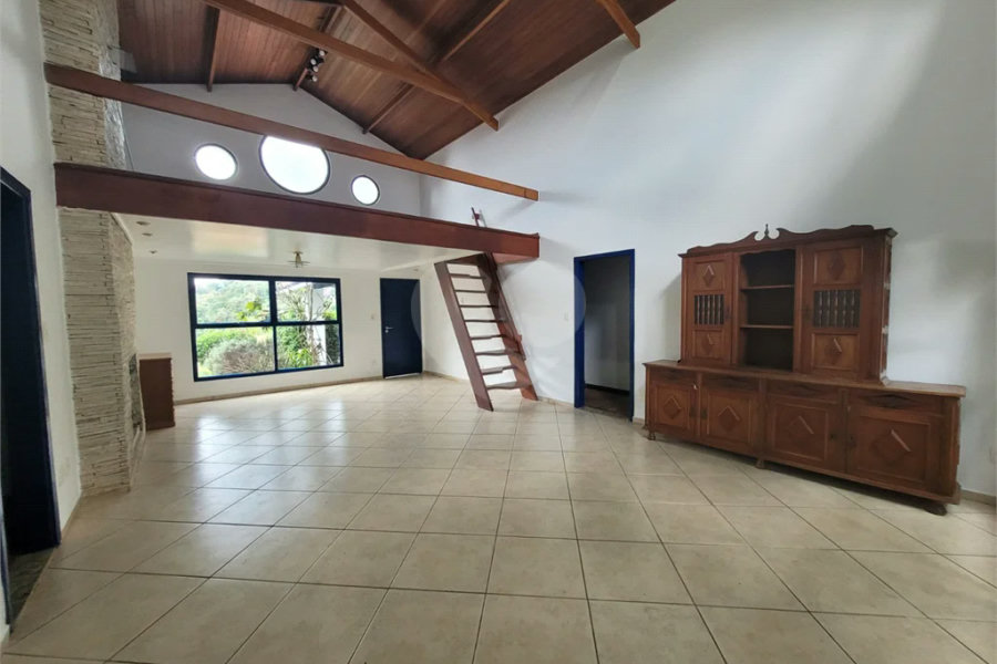 Casa para alugar com 3 quartos, sendo 1 suíte,  no condomínio Alpes da Cantareira, Mairiporã - SP