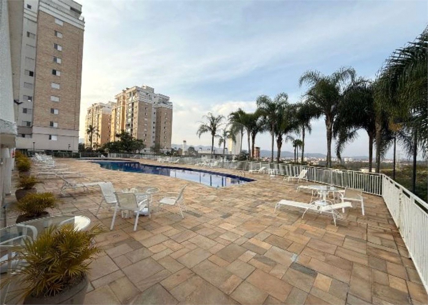 Apartamento à venda com 3 suítes em Vila Nova Socorro, Mogi das Cruzes, SP