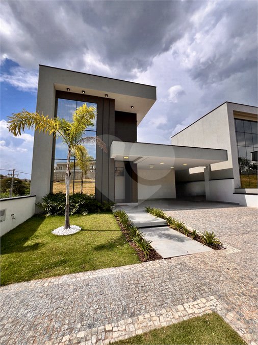 Casa à venda com 3 suítes no condomínio Residencial Mont'alcino, Valinhos - SP
