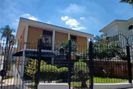 Sobrado à venda com 4 quartos, sendo 2 suítes,  em Jardim Leonor, São Paulo, SP