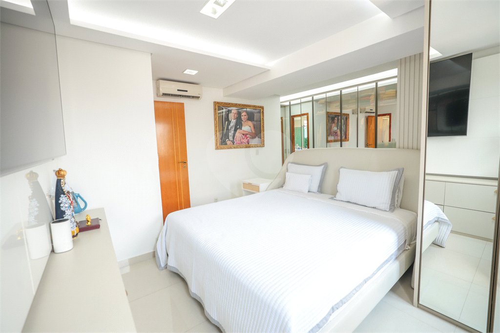 Apartamento à venda com 4 quartos, sendo 1 suíte,  em Vila Mariana, São Paulo, SP