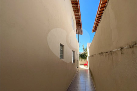 Casa à venda com 4 quartos, sendo 2 suítes, em Nova Cerejeira, Atibaia, SP