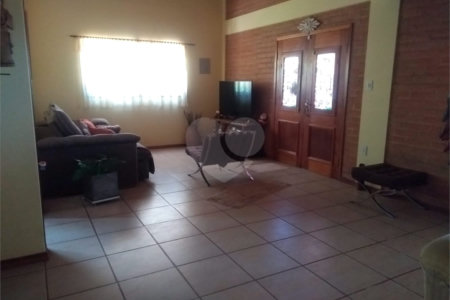 Chácara à venda com 4 quartos, sendo 1 suíte, em Bairro dos Pires, Extrema, MG