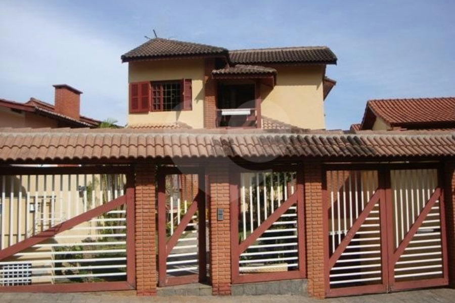 Sobrado à venda com 4 quartos, sendo 3 suítes,  em Horto Florestal, São Paulo, SP
