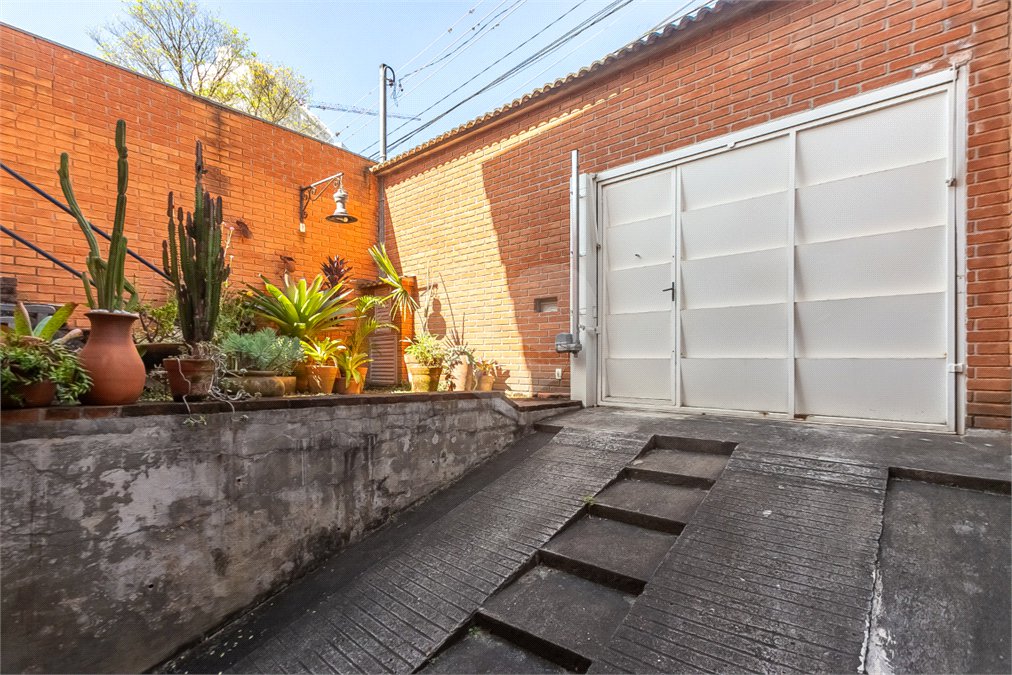 Sobrado à venda com 3 quartos, sendo 1 suíte, em Jardim Prudência, São Paulo, SP