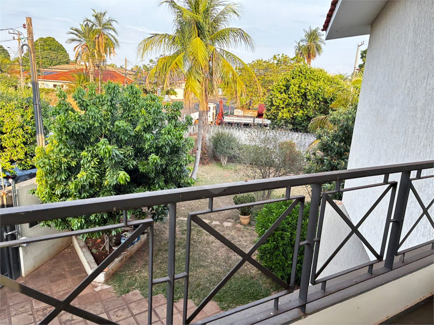 Sobrado para alugar com 4 quartos, sendo 2 suítes,  no Centro, Três Lagoas, MS
