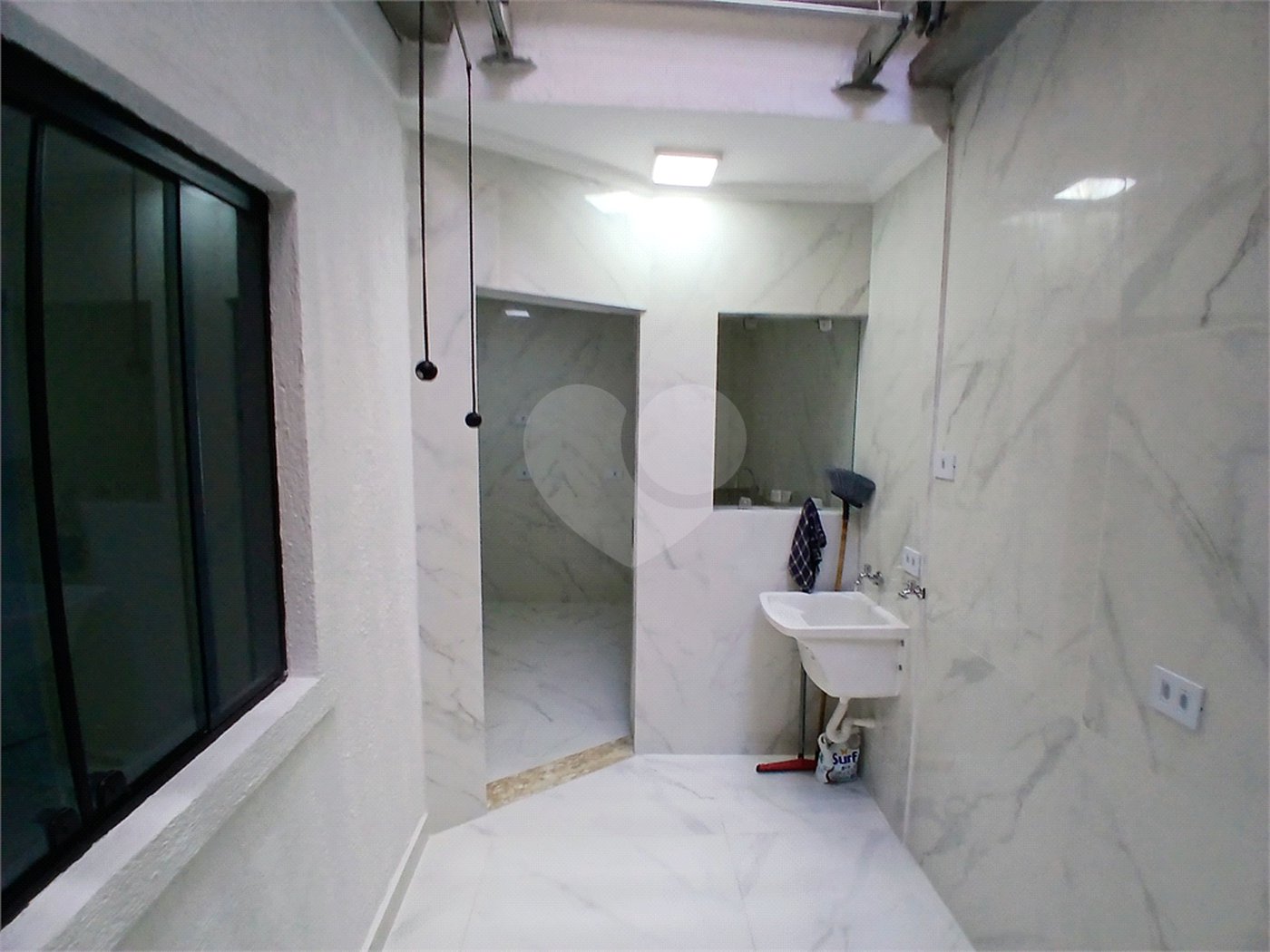 Casa à venda com 3 quartos, sendo 1 suíte,  no condomínio Res Saint Honoré, São Paulo - SP