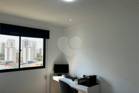 Apartamento à venda com 3 quartos, sendo 2 suítes, em Alto da Boa Vista, São Paulo, SP