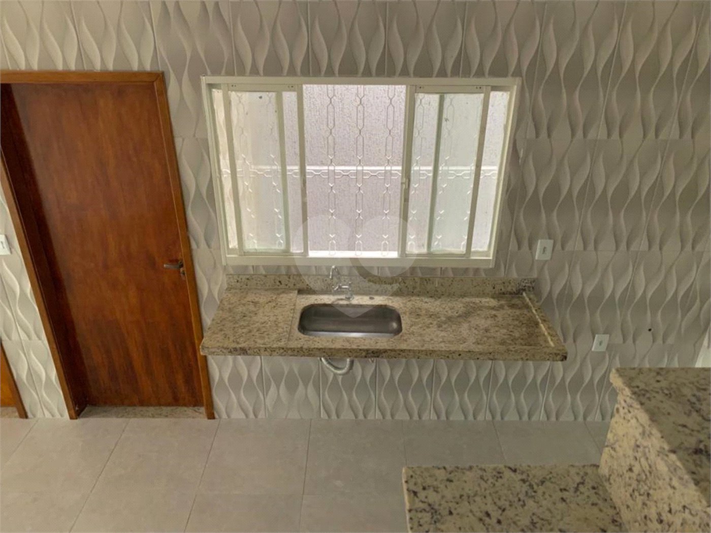 Sobrado à venda com 3 quartos, sendo 1 suíte, em Tremembé, São Paulo, SP