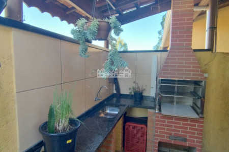 Casa à venda com 2 quartos no condomínio Almeria, Atibaia - SP