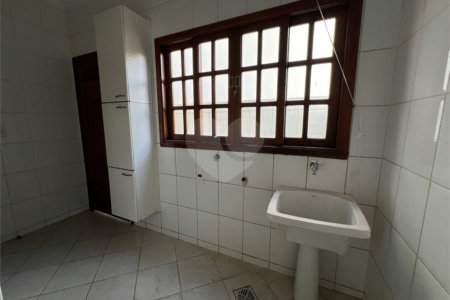 CASA COM 3 QUARTOS NO CONDOMÍNIO GRAND VILLE