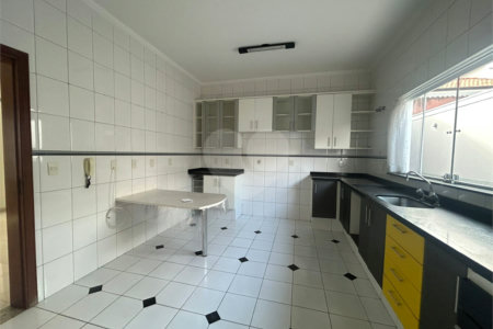 Casa à venda com 4 quartos, sendo 1 suíte,  no condomínio Lago da Boa Vista, Sorocaba - SP