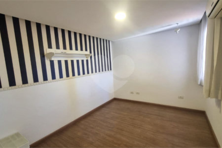 Sobrado à venda com 3 quartos, sendo 1 suíte, em Vila Libanesa, São Paulo, SP