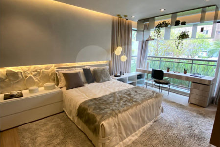 Apartamento à venda com 3 suítes em Campo Belo, São Paulo, SP