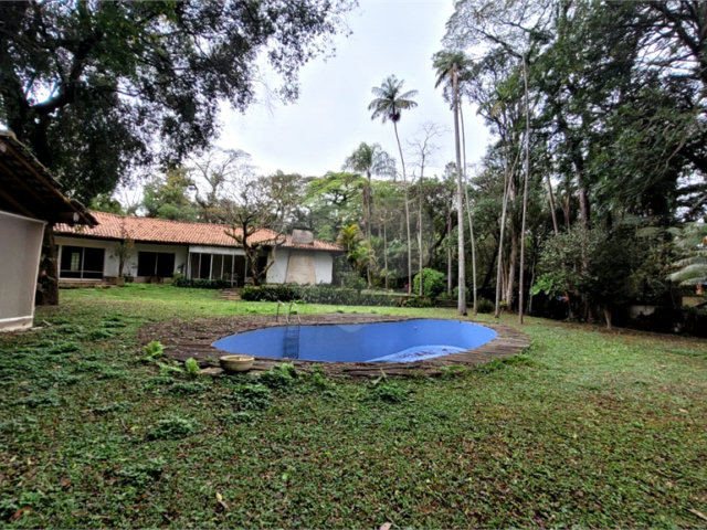 Casa à venda com 4 suítes no condomínio Chácara Flora, São Paulo - SP