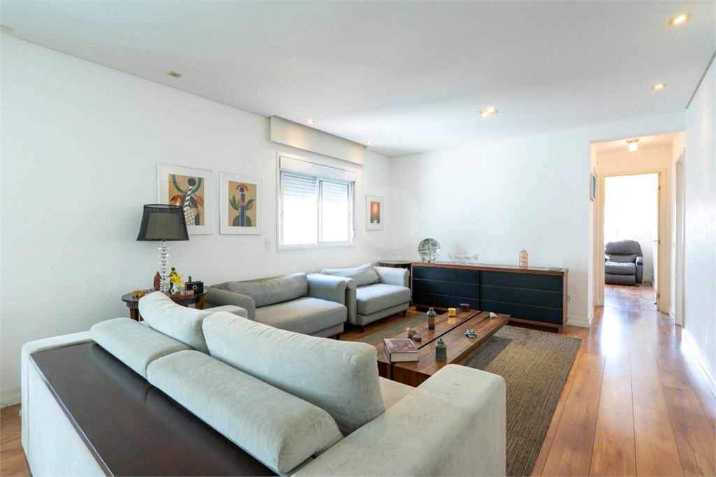 Apartamento à venda com 3 suítes em Campo Belo, São Paulo, SP