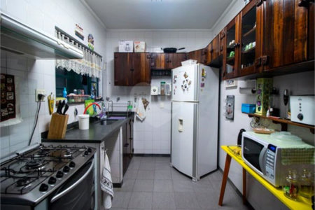 Sobrado à venda com 3 quartos, sendo 1 suíte, em Alto da Boa Vista, São Paulo, SP