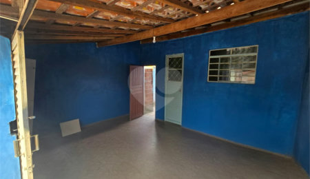 Casa à venda com 2 quartos em Vila Carvalho, Itapetininga, SP