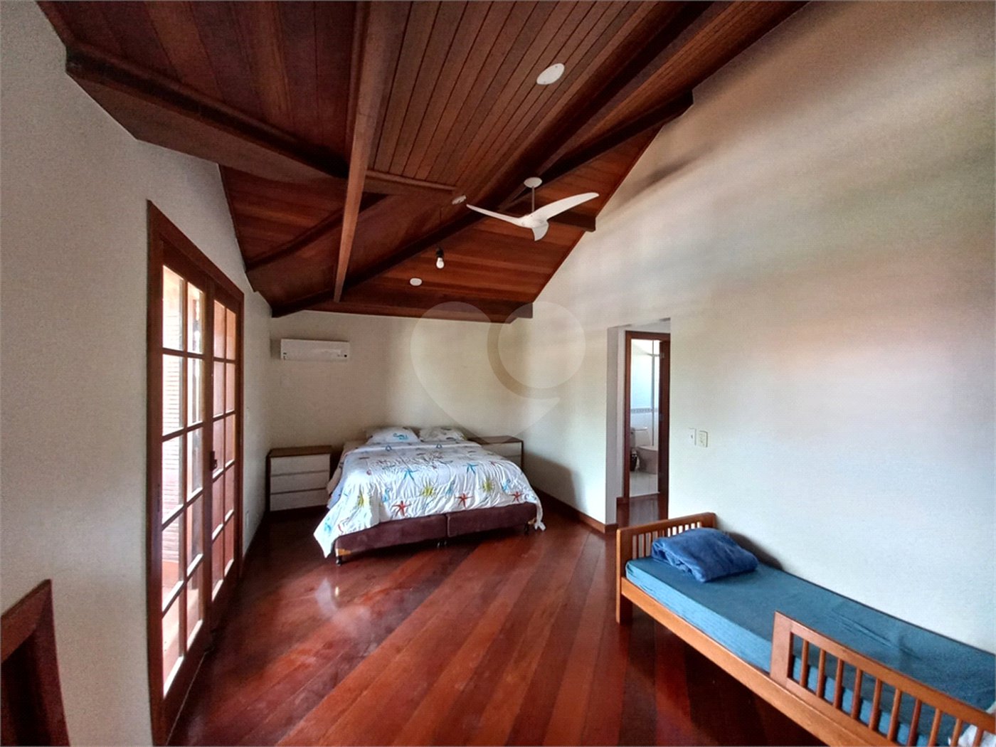 Casa à venda com 4 quartos, sendo 3 suítes,  em Geribá, Armação dos Búzios, RJ