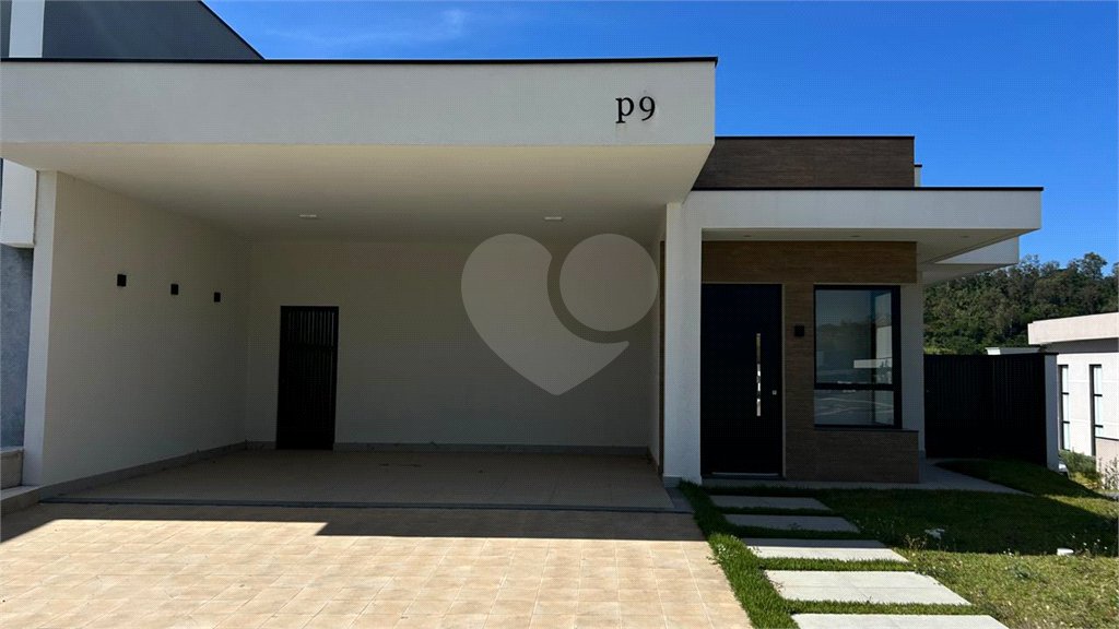 Casa à venda com 4 quartos, sendo 3 suítes, no condomínio Residencial Mont'alcino, Valinhos - SP